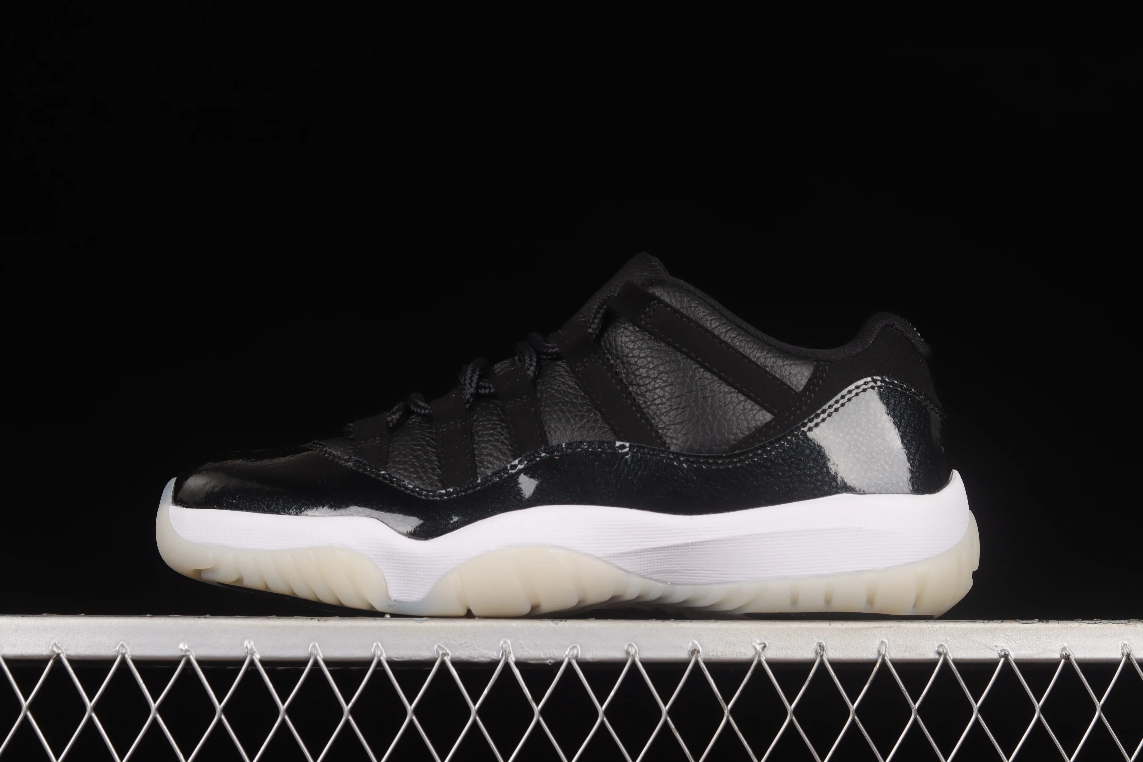 All Categories Air Jordan Jordan Series Basketball Shoes Air Jordan 11 Air Jordan 11 Retro Low "72-10" AJ11 Low-top Big Devil Sports Culture Basketball Shoes AV2187-001